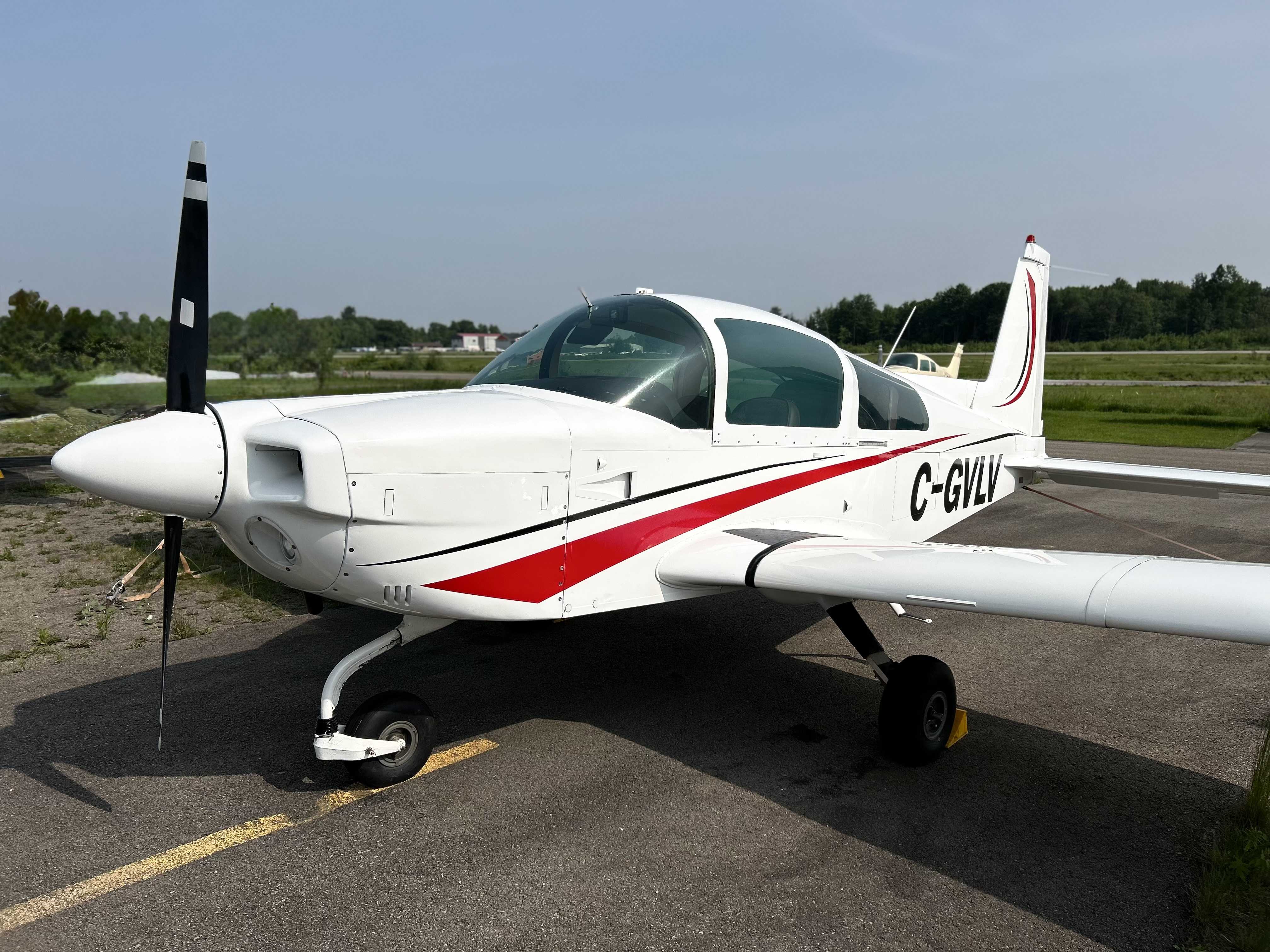 Grumman American AA-5B Tiger 'G-ERRY' c/n AA5B-0725. Built